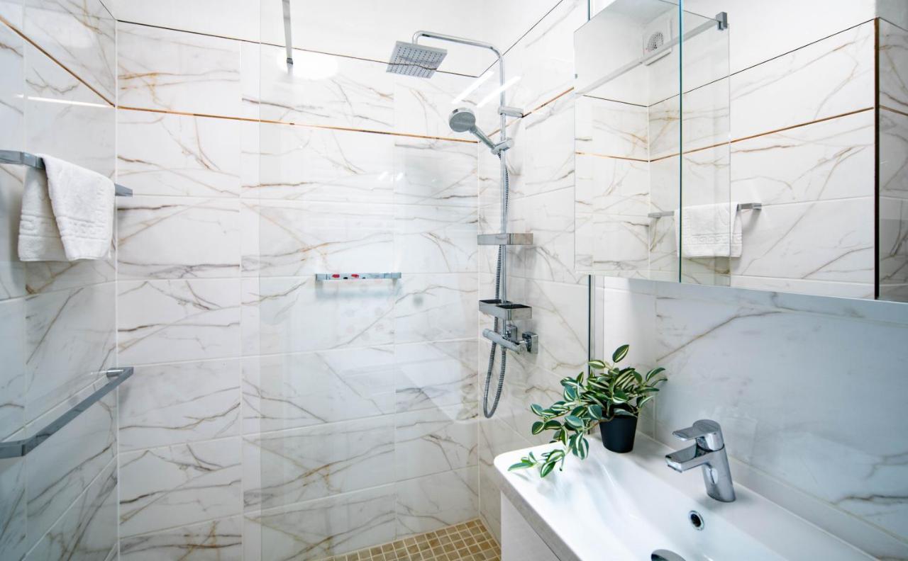 Free Parking Riverwalk Home - 4 Ppl,Wi-Fi,Ac, Tv Budapest Exterior photo